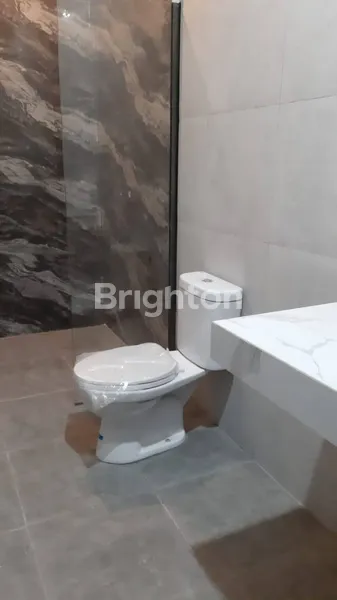 image NEW GRESS 2 LANTAI RUMAH JEMUR ANDAYANI DEKAT SEKOLAH PETRA, RAYA JEMURSARI, A YANI, MARGOREJO, SIWALANKERTO PETRA, TENGGILIS UBAYA, KUTISARI, RUNGKUT (4)