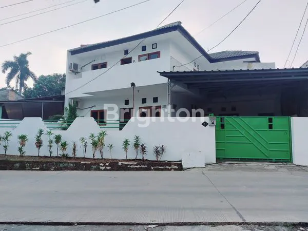 image RUMAH CANTIK PINGGIR JALAN DEKAT KE LRT CIBUBUR (1)