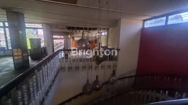 image RUMAH LOKASI STRATEGIS POROS DEKAT RAYA IJEN MALANG (5)