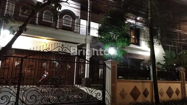 image RUMAH MEWAH 2 LANTAI  LT 500 M ADA KOLAM RENANG JALAN KEMANG TIMUR (2)