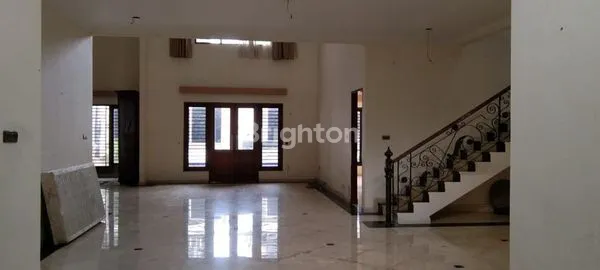 image RUMAH MEWAH 2 LANTAI  LT 500 M ADA KOLAM RENANG JALAN KEMANG TIMUR (6)