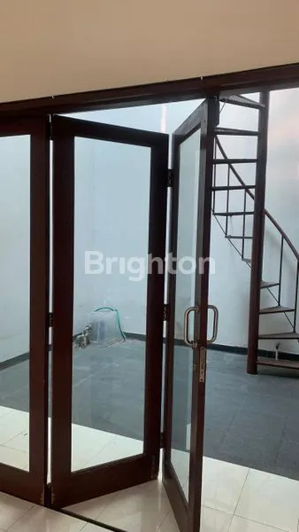 image RUMAH 2 LANTAI HIJAU ASRI TERAWAT SIAP HUNI DI CLUSTER RAFFLES HILLS CIBUBUR DEPOK (6)