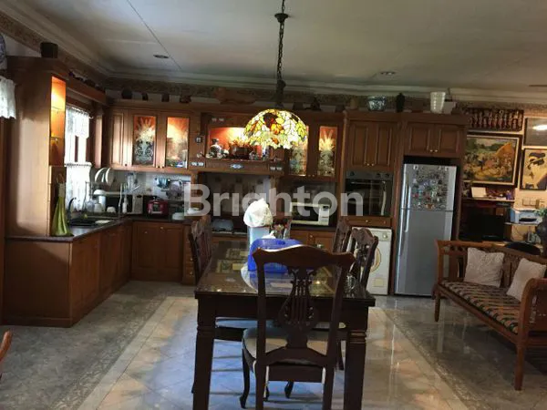 image DIJUAL RUMAH CLASSIC, MENARIK DI PONDOK INDAH (5)