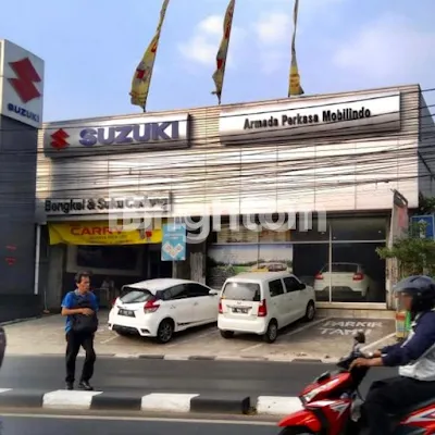 image GEDUNG EX SHOW ROOM 0 JALAN RAYA (1)