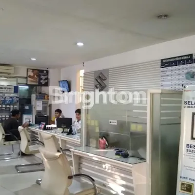 image GEDUNG EX SHOW ROOM 0 JALAN RAYA (3)