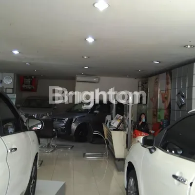 image GEDUNG EX SHOW ROOM 0 JALAN RAYA (6)