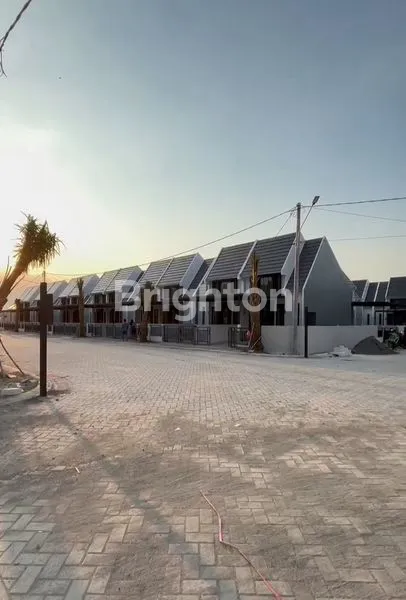 image RUMAH DI BARAT NYA SURABAYA (1)