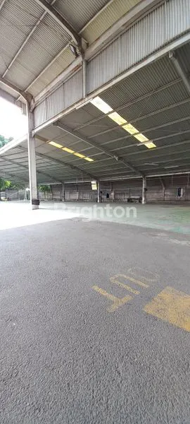 image GEDUNG DAN LAHAN EX POOL BUS DI JALAN RAYA JAKARTA BOGOR (3)