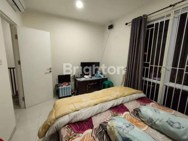 image RUMAH 2 LANTAI SIAP HUNI DI LINGKUNGAN YANG ASRI (7)