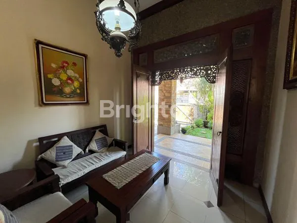 image RUMAH LUAS TERAWAT DEKAT KAMPUS BINUS-OMBE KOFFIE-DJATI LOUNGE AREA ARAYA MALANG (3)