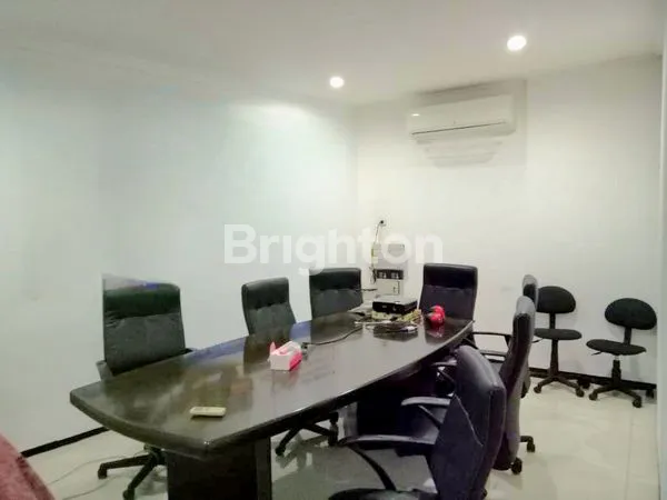 TURUN 1M!!! NOL JALAN RAYA DOUBLE WAY DI TENGAH KOTA 2 RUKO GANDENG JADI 1, SIAP PAKAI, 4 LANTAI FULL, STRATEGIS DEKAT PUSAT BISNIS JAGALAN PASAR ATOM RS ADI HUSADA GRAND CITY  SURABAYA PLAZA TUNJUNGAN