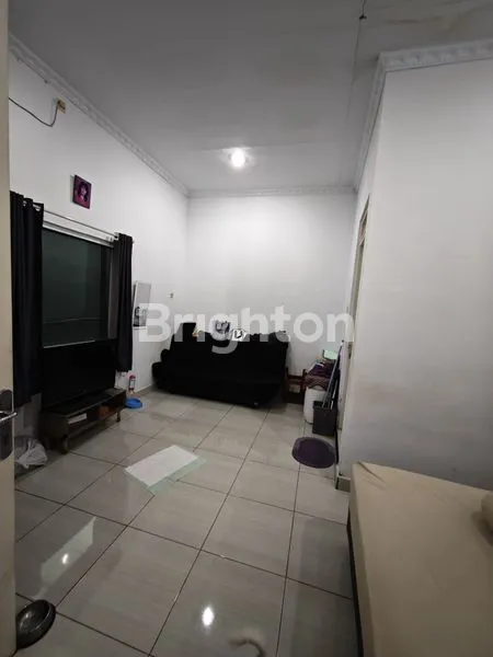 image RUMAH HALAMAN YANG LUAS HARGA NEGO SAMPAI DEAL TANAH BARU DEPOK (8)