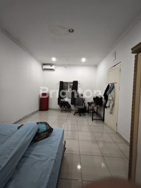 image RUMAH HALAMAN YANG LUAS HARGA NEGO SAMPAI DEAL TANAH BARU DEPOK (4)