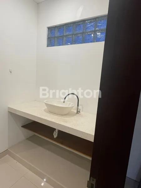 image COCOK UNTUK HOLIDAY, DEKAT DENGAN PANTAI PERERENAN (8)