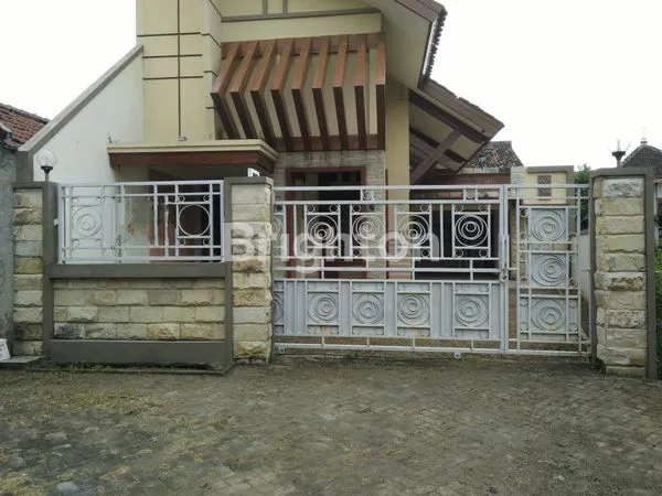 RUMAH TENGAH KOTA JOMBANG