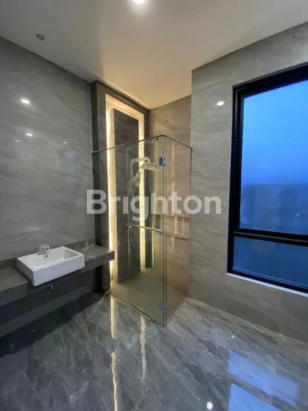 image NEW HOUSE MODERN MINIMALIS CITRALAND PURI WIDYA KENCANA SURABAYA BARAT (7)