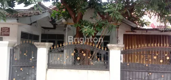 image RUMAH LAHAN LUAS DI TENGAH KOTA TANGERANG (7)