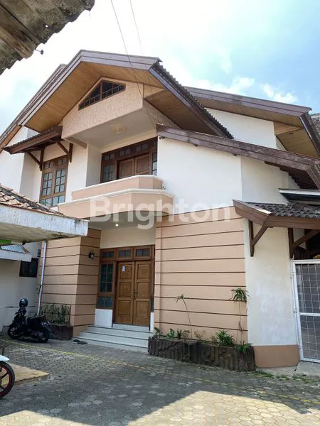 image RUMAH KONDISI ASRI, AMAN SERTA TERAWAT DENGAN BAIK, KONDISI SIAP UNTUK DIHUNI OLEH CALON PEMBELI YANG PUNYA KELUARGA SEDANG.  (1)