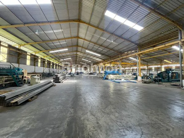 GUDANG SIAP PAKAI JL RAYA PELEMAWATU PALEMWATU, MENGANTI GRESIK, JAWA TIMUR. DEKAT CITRALAND, TOL DRIYOREJO, DEKAT DENGAN SURABAYA, NOL JALAN PROVINSI, TOL SURABAYA MOJOKERTO