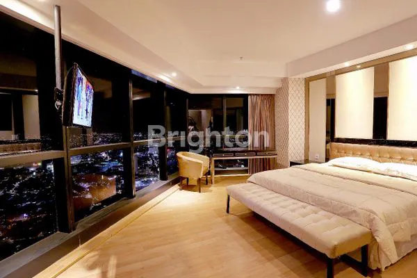 image FURNISH SIAP HUNI. APARTMENT THE PEAK SUPER MEWAH BANGET. PRIVATE LIFT NOL JALAN RAYA BESAR. VIEW SURAMADU. AREA PUSAT KOTA SURABAYA JAWA TIMUR. AKSES KEMANAPUN MUDAH. HARGA MURAH (7)