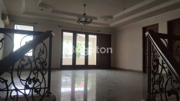 image RUMAH CILANDAK SEMI FURNISHED, JAKARTA SELATAN (4)