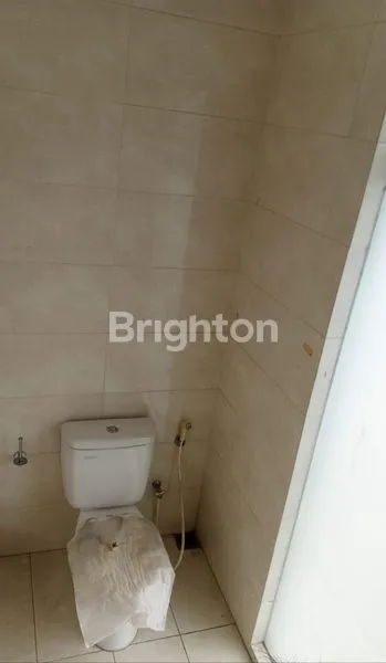 image RUMAH SIAP HUNI 2 LLANTAI DI GRAND PAKUWON DAERAH SURABAYA (3)