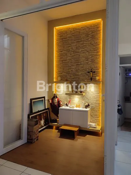 image RUMAH MEWAH DEKAT EXIT TOL GAYAMSARI (7)