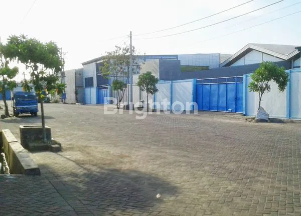 KOMPLEK PERGUDANGAN MUTIARA TAMBAK LANGON SURABAYA