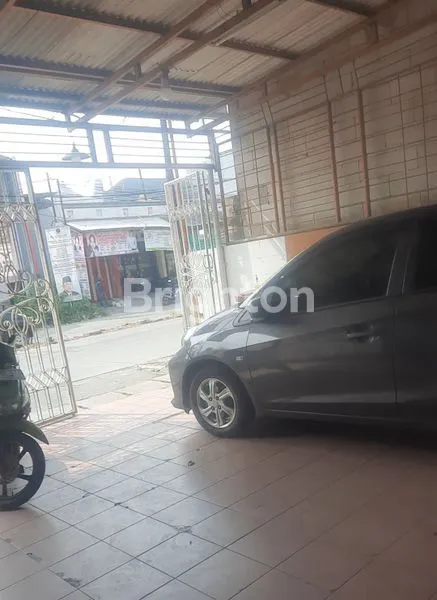 image RUMAH MURAH DENGAN TEMPAT USAHA - DI HARAPAN INDAH BEKASI (8)