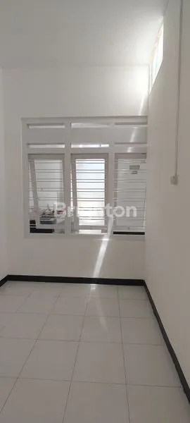 image DISEWAKAN RUMAH BAGUS TENGAH KOTA (4)