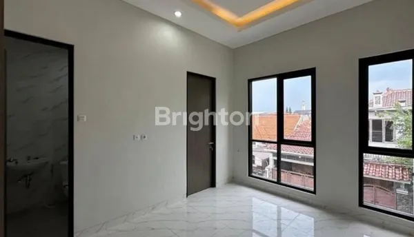 image NEW GRESS RUMAH MEDOKAN ASRI 2 LANTAI, BELAKANG GRAHA YKP SURABAYA (7)