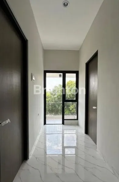 image NEW GRESS MINIMALIS 2 LANTAI MEDOKAN ASRI RUNGKUT, SURABAYA TIMUR  (7)