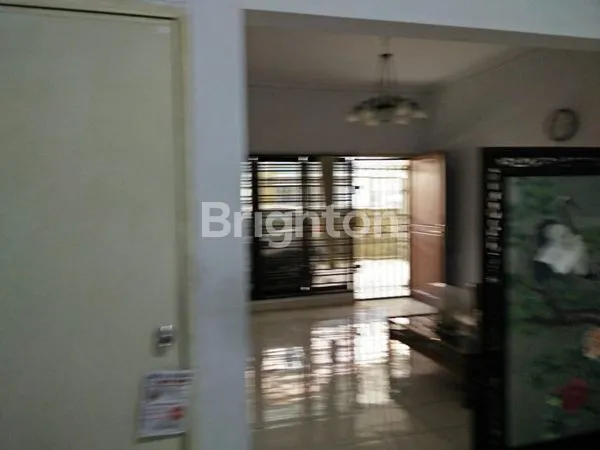 image DIJUAL RUMAH DEKAT ITC ROXY MAS (3)