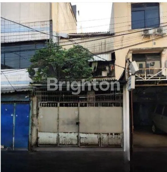 RUKO LETAK STRATEGIS DI JELAMBAR