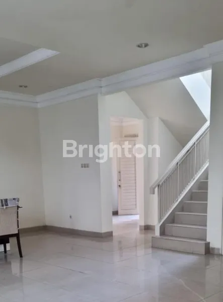 image RUMAH PURI GALAXY ACACIA GARDEN ARAYA SURABAYA NEW  GRESS (2)