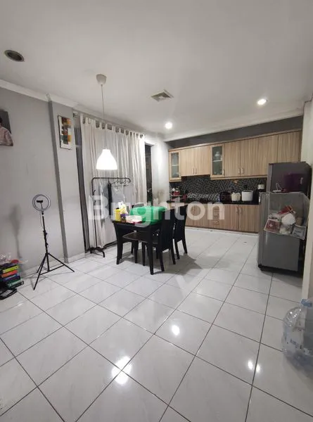 image RUMAH TAMAN PALEM LESTARI 2,5 LANTAI ( 2 RUMAH JADI 1) CENGKARENG JAKARTA BARAT (2)