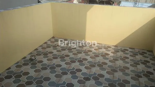 image RUMAH 2.5 LANTAI DALAM GANG MOTOR (6)