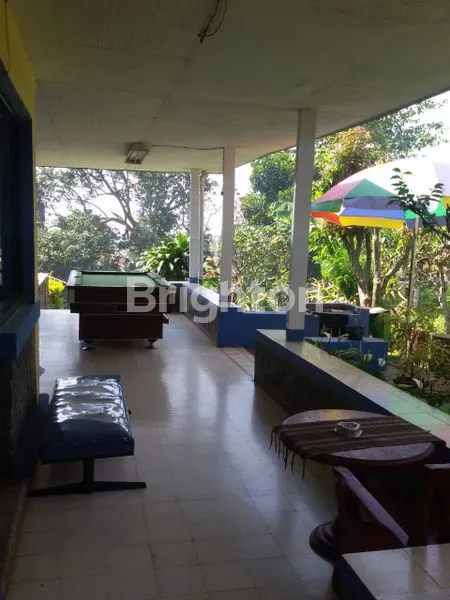 image DIJUAL RUMAH BESAR DI BATU, FASILITAS KOLAM RENANG (8)