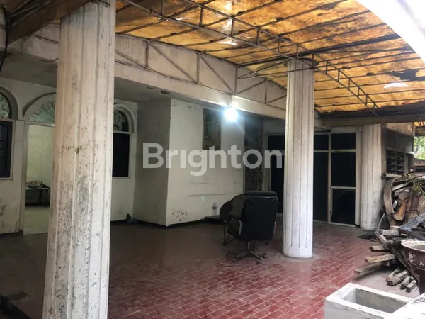 image RUMAH LAMA LUAS PUSAT KOTA BISA BUAT USAHA DAN BISNIS DI NOL JALAN RAYA (1)