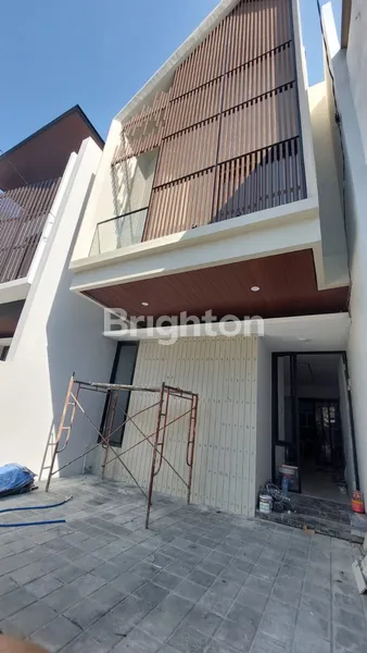 image RUMAH DIJUAL BARU 2LANTAI BAGUS DI RUNGKUT DEKAT SUPERINDO MERR (3)
