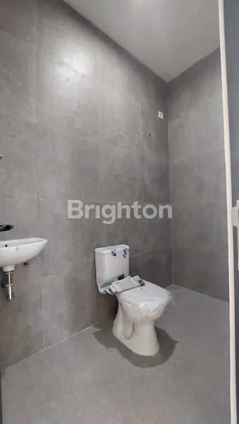 image RUMAH DIJUAL BARU 2LANTAI BAGUS DI RUNGKUT DEKAT SUPERINDO MERR (8)