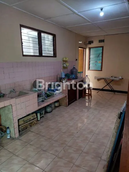 image RUMAH 1 LANTAI, STRATEGIS, DEKAT STADION MANAHAN SOLO (4)