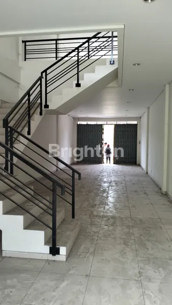 image RUKO GANDENG 2 1/2 LANTAI PINGGIR JALAN SAMARINDA SEBRANG (1)