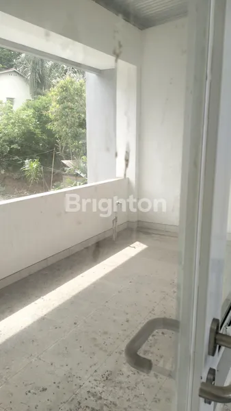 image RUKO GANDENG 2 1/2 LANTAI PINGGIR JALAN SAMARINDA SEBRANG (7)